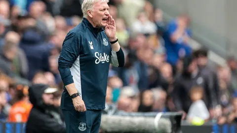 马竞对阵巴萨连遭逆转，两球领先却遭四球败局